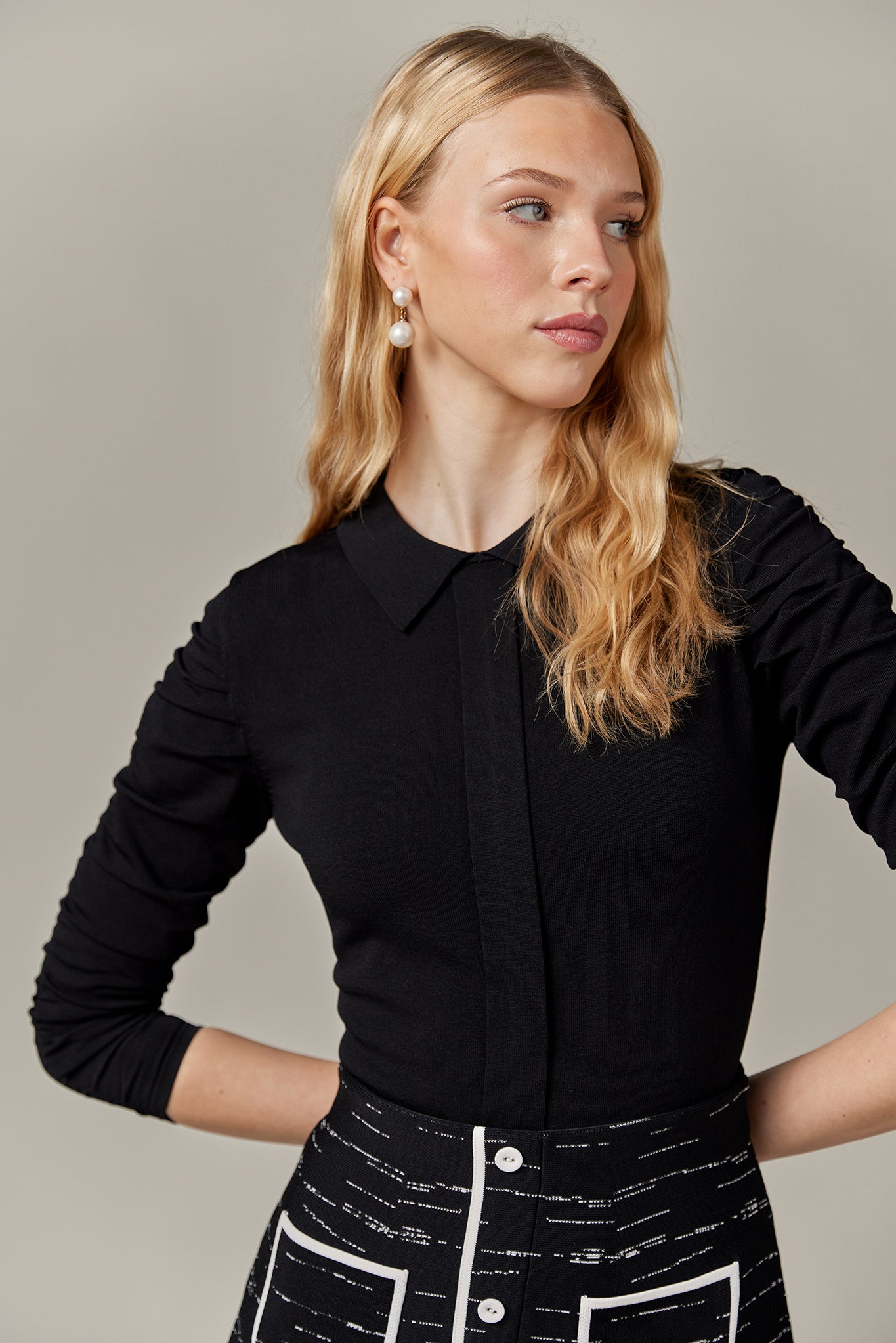 APPARALEL COLLARED KNIT TOP W RUCHED SLEEVES