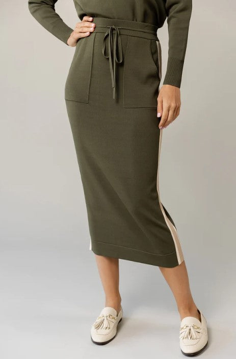 APPARALEL CIRA VARSITY SKIRT