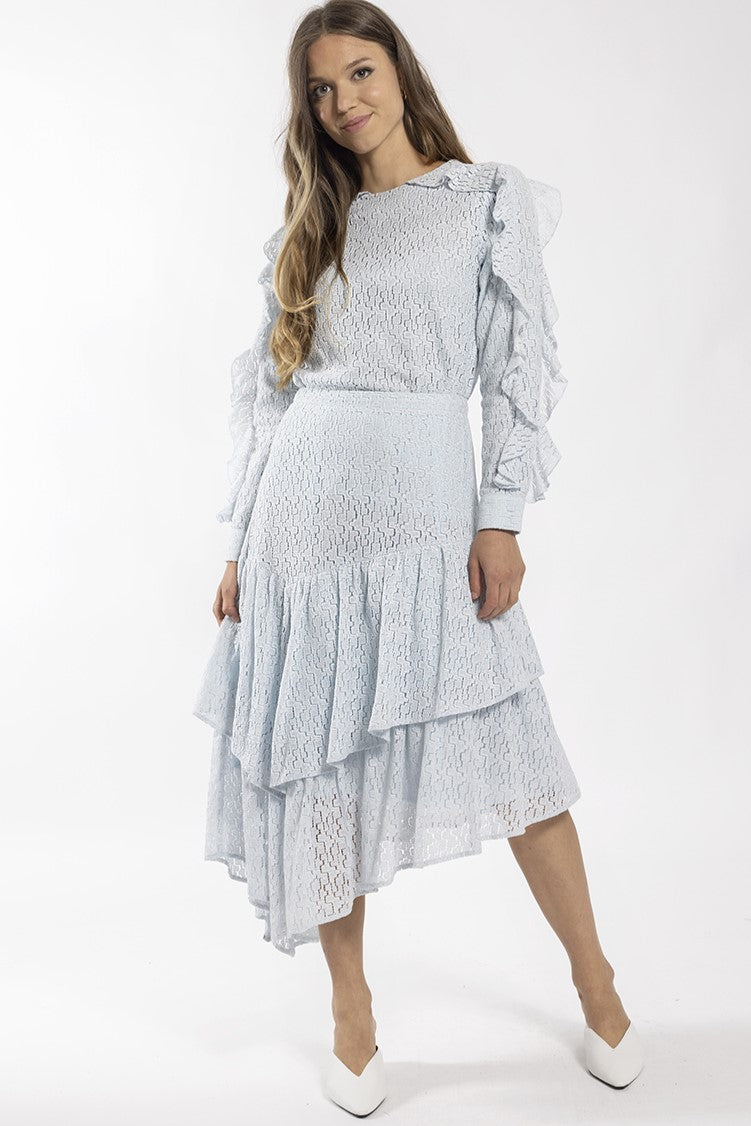 CONCEPT SQUARE LACE RUFFLE BLOUSE