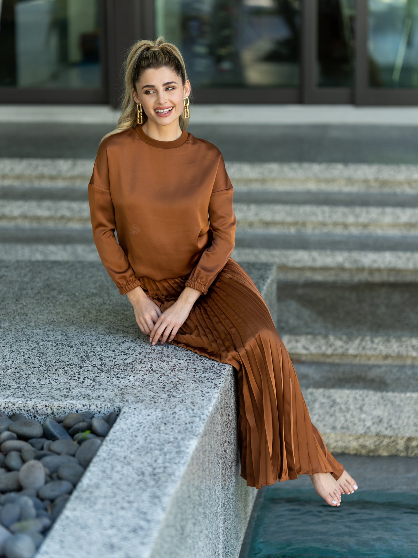 LEVEL GLOSSY TOP