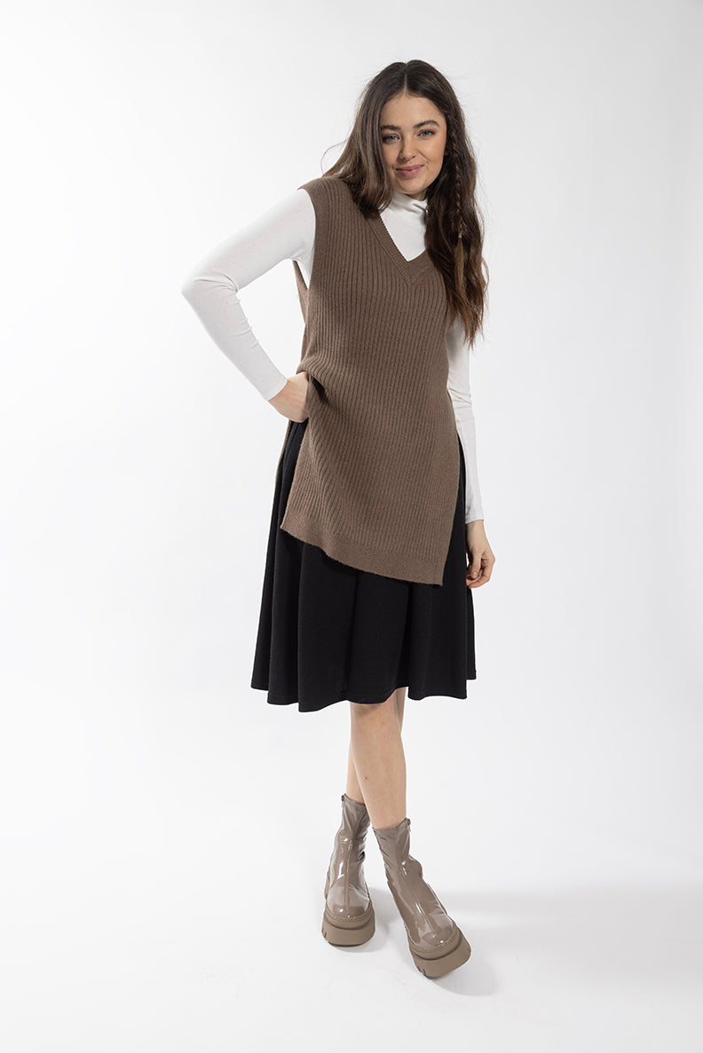 LATITUDE RIBBED VEST