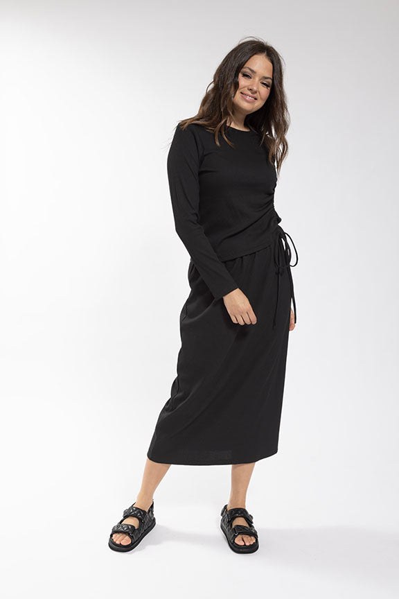 LATITUDE Ribbed Pull Side Tee