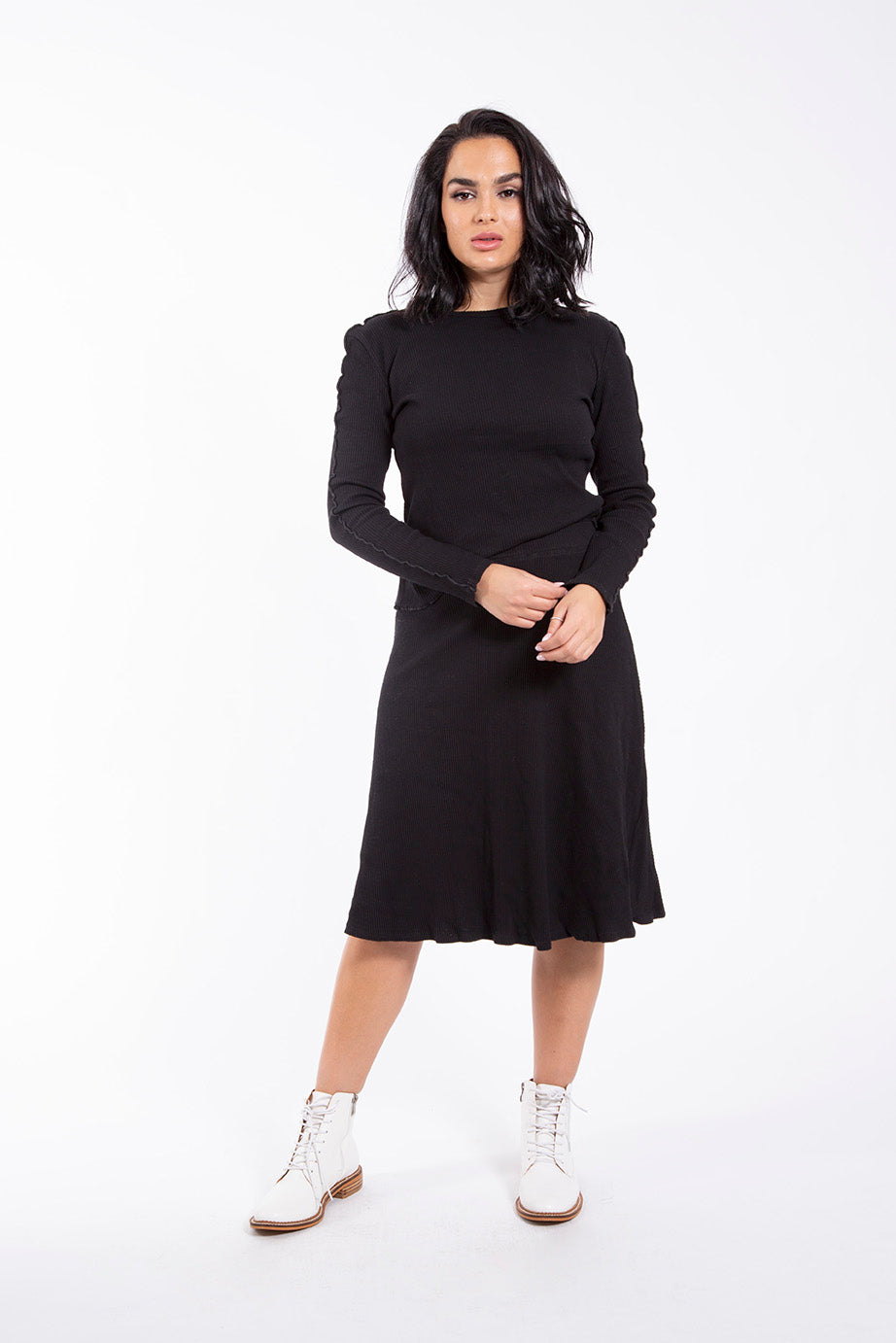 MONN RUFFLE EDGE RIBBED TOP
