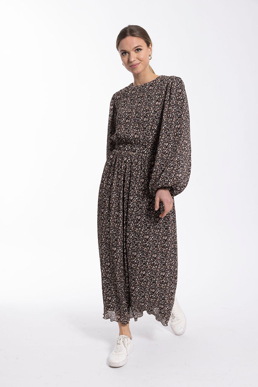 MAPLE & CLIFF CRINKLE FLORAL ELASTIC WAIST DRESS