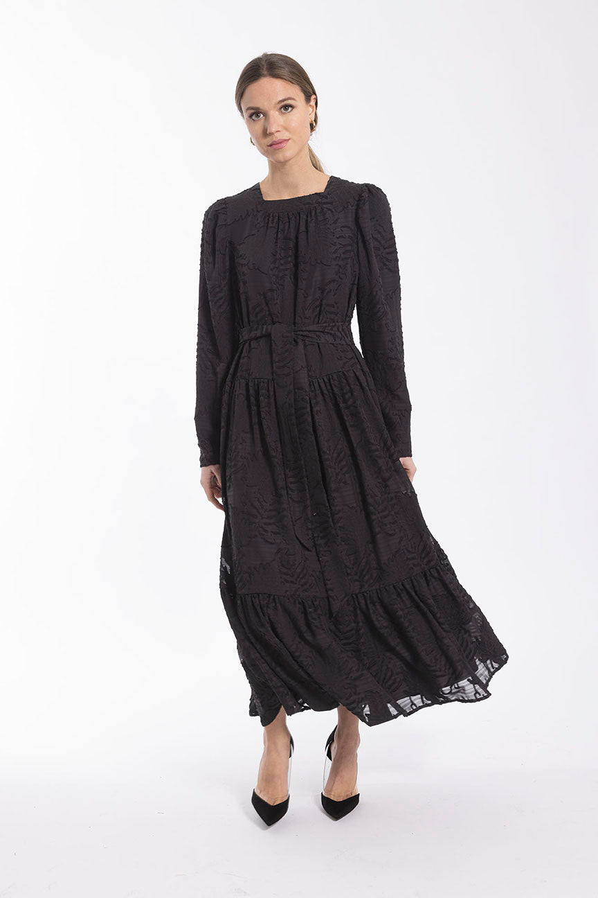 MAPLE & CLIFF TEXTURED FLORAL MIDI DRESS