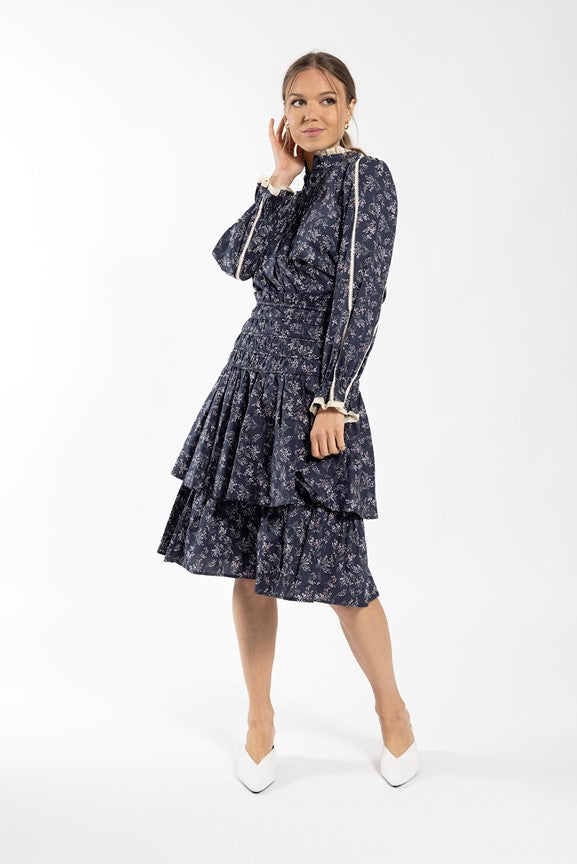 MAPLE & CLIFF FLORAL PLEAT DETAIL BLOUSE