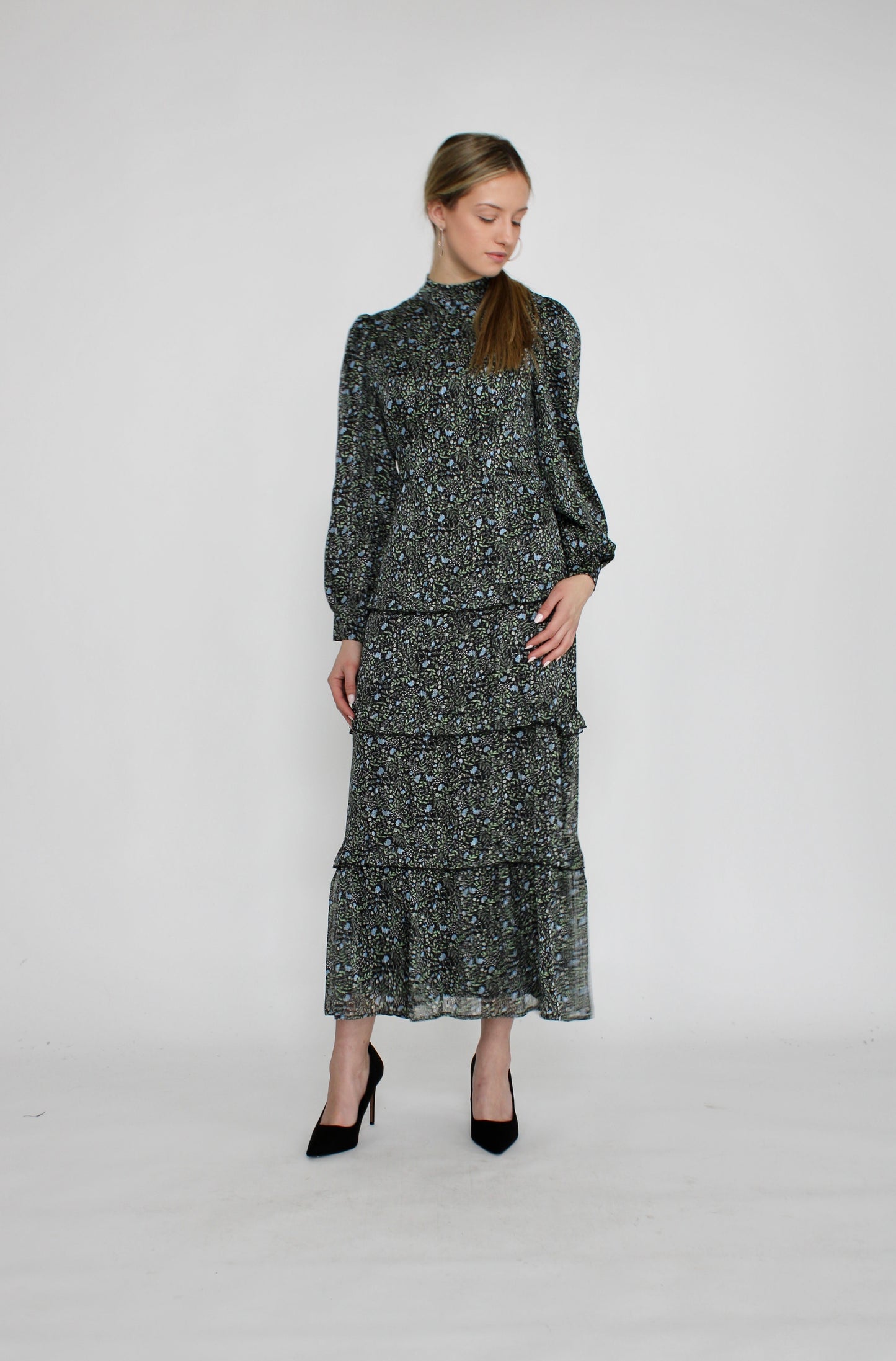 MAPLE & CLIFF FLORAL RUFFLE TIER DRESS
