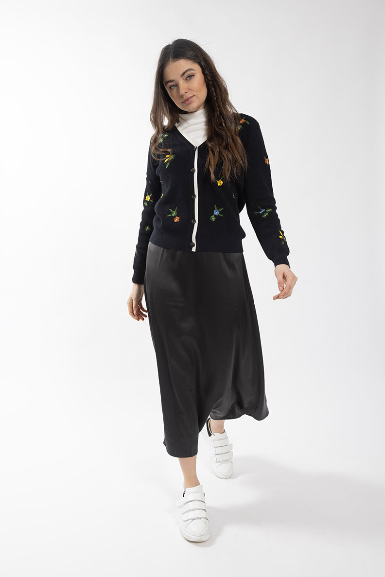 MAPLE & CLIFF FLORAL EMBROIDERED CARDI