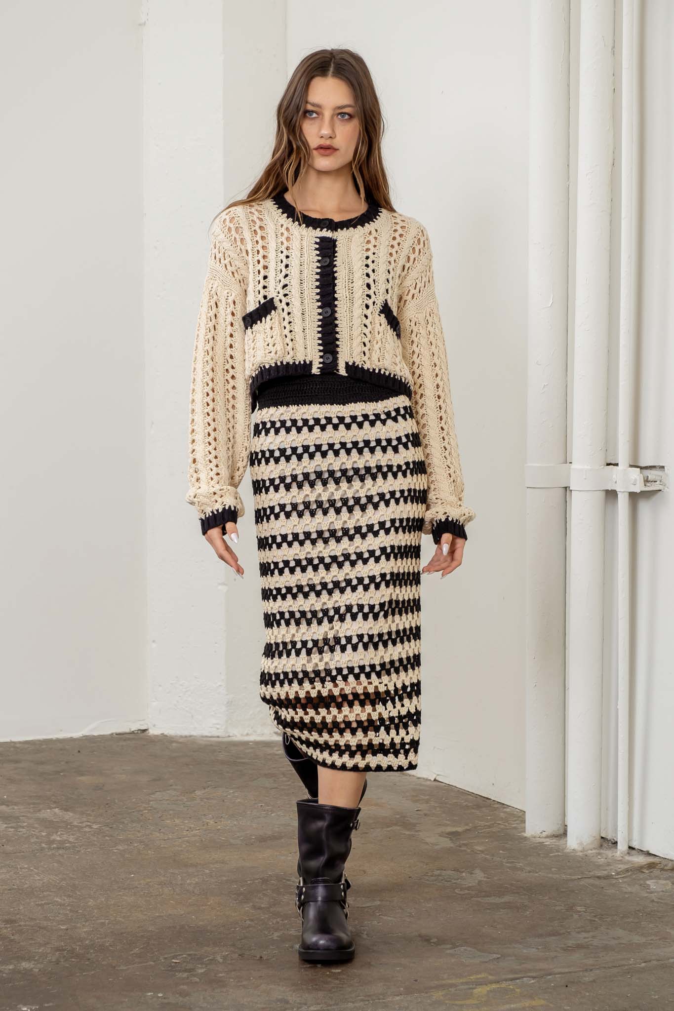 MOON RIVER CROPPED CROCHET CARDI