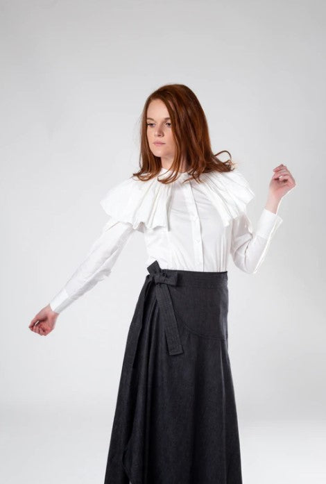 IN:05 OVERSIZED COLLAR BLOUSE