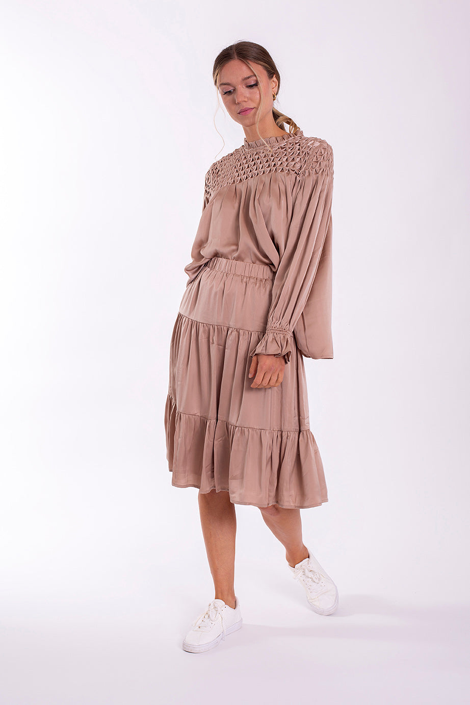 STATIC ELASTIC WAIST TIERED SKIRT
