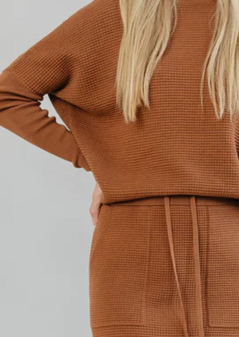 APPARALEL WAFFLE KNIT TOP AND SKIRT SET