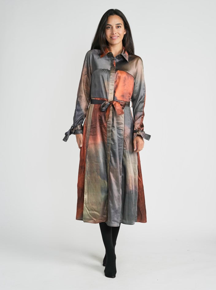 METALLIC IRIDISCENT BELTED DRESS