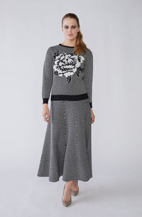 OOTD FRONT FLOWER TOP W BOXED DESIGN SKIRT