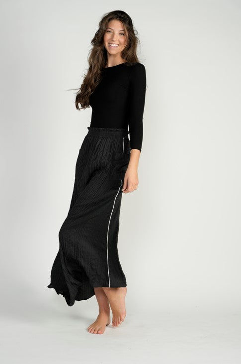 METALLIC CRINKLED SATIN MAXI SKIRT