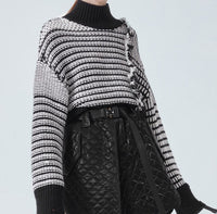 AVANT LOOK VERTICAL FRINGE CROP SWEATER