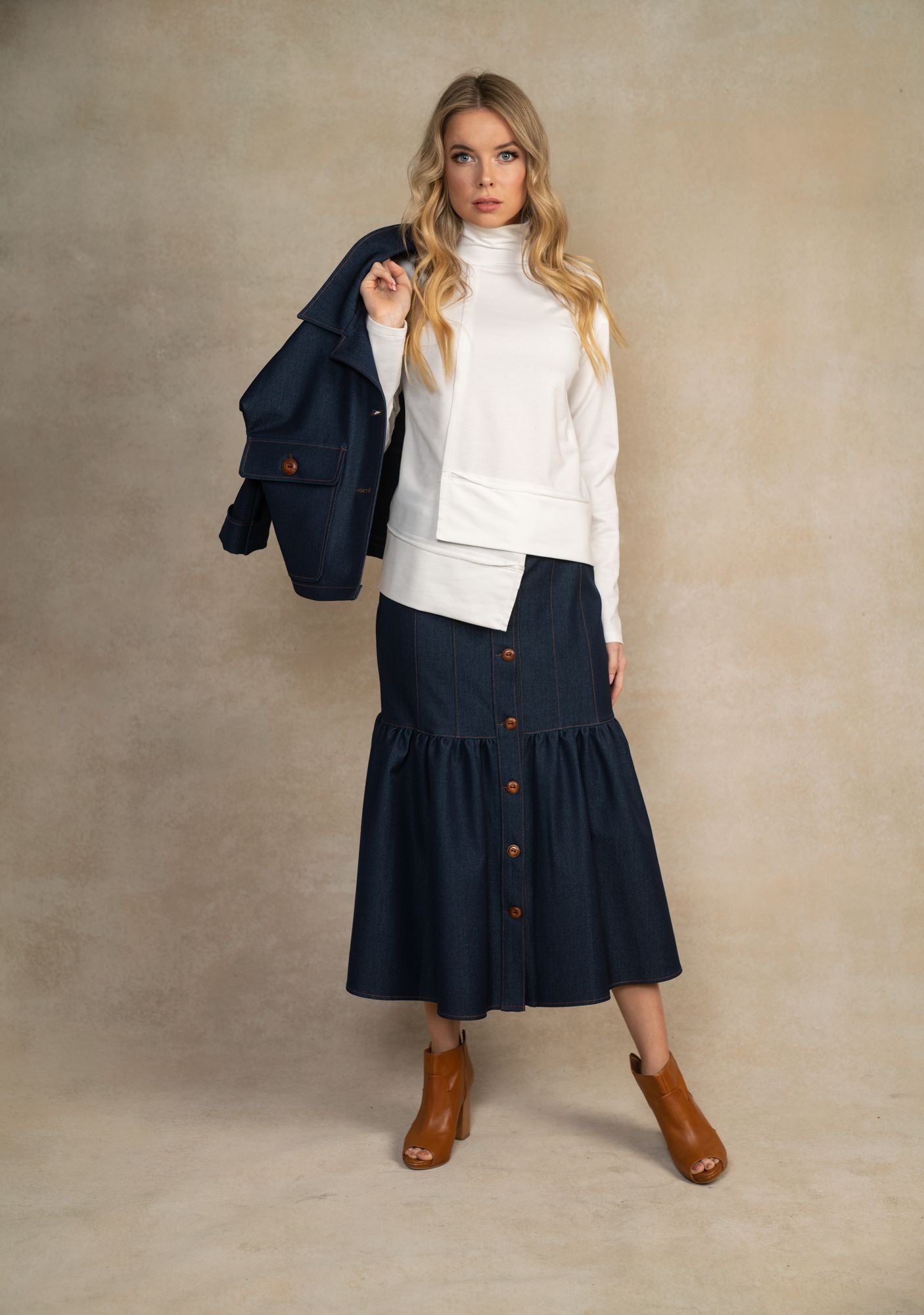 ERMANNA ASYMMETRIC TOP