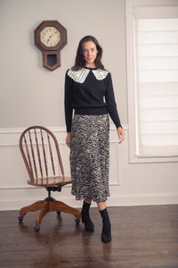 BEIGE KNIT COLLAR SWEATER