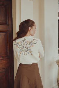 NOIR BUBBLE KNIT TOP W FLORAL PRINT DESIGN