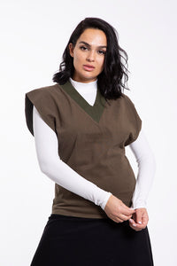 CONCEPT SLEEVELESS V NECK TOP