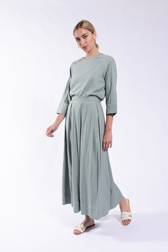 CONCEPT FULL SKIRT w/ INVERTED PLEATS