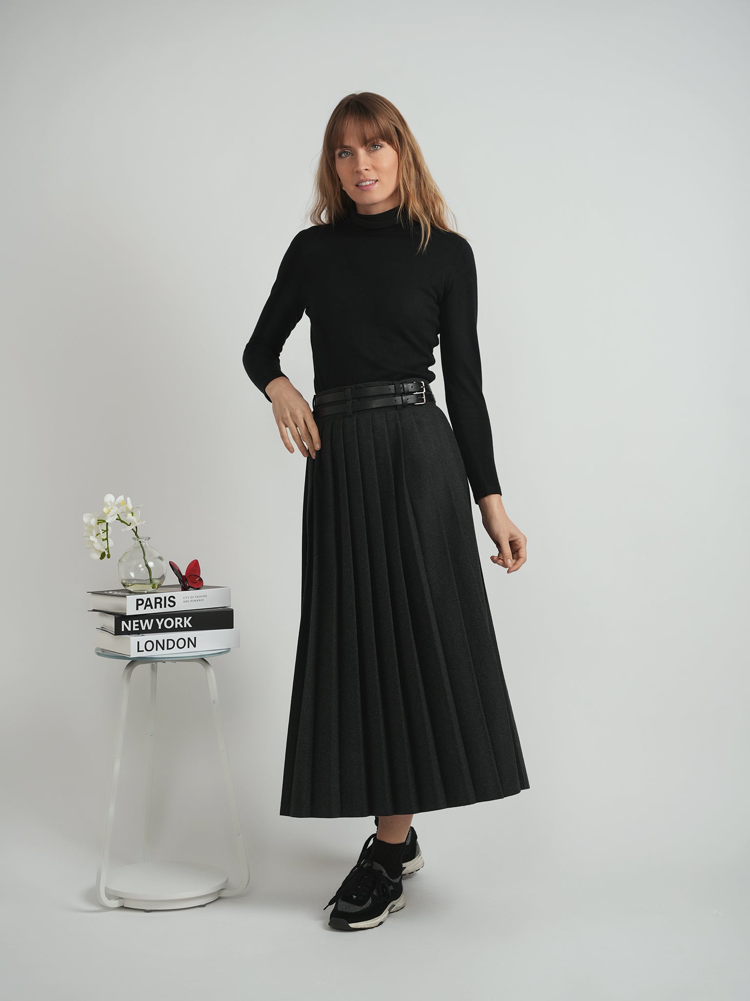 MOSS PLEATED SKIRT W LOOPS AND TWO BELTS