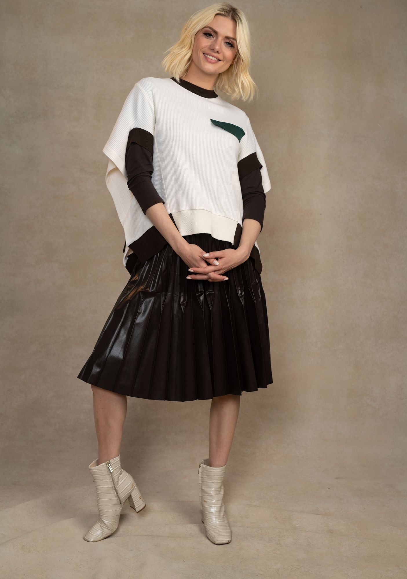 ERMANNA RIBBED PONCHO TOP