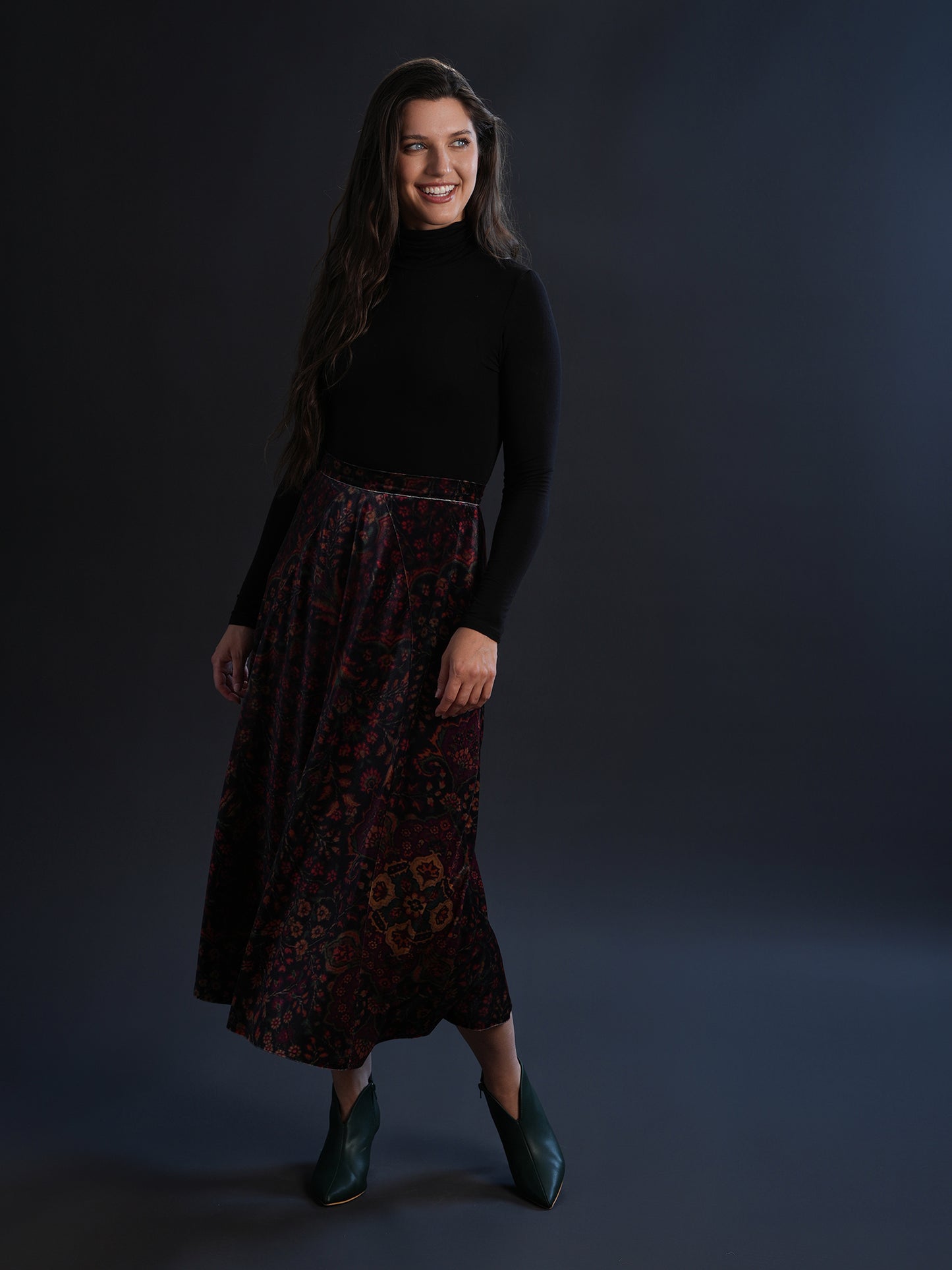 CELINA`S FLORAL PRINT VELVET SKIRT