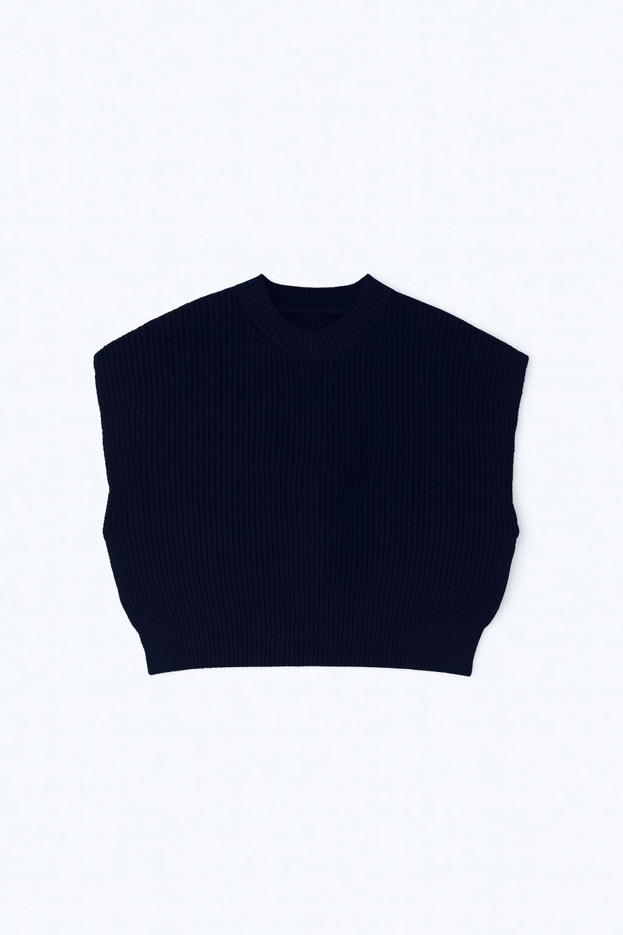 KNITTED BOXY KNIT VEST