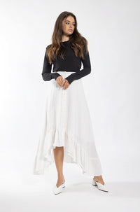 MONN BUTTER REVERSE SEAM TEE