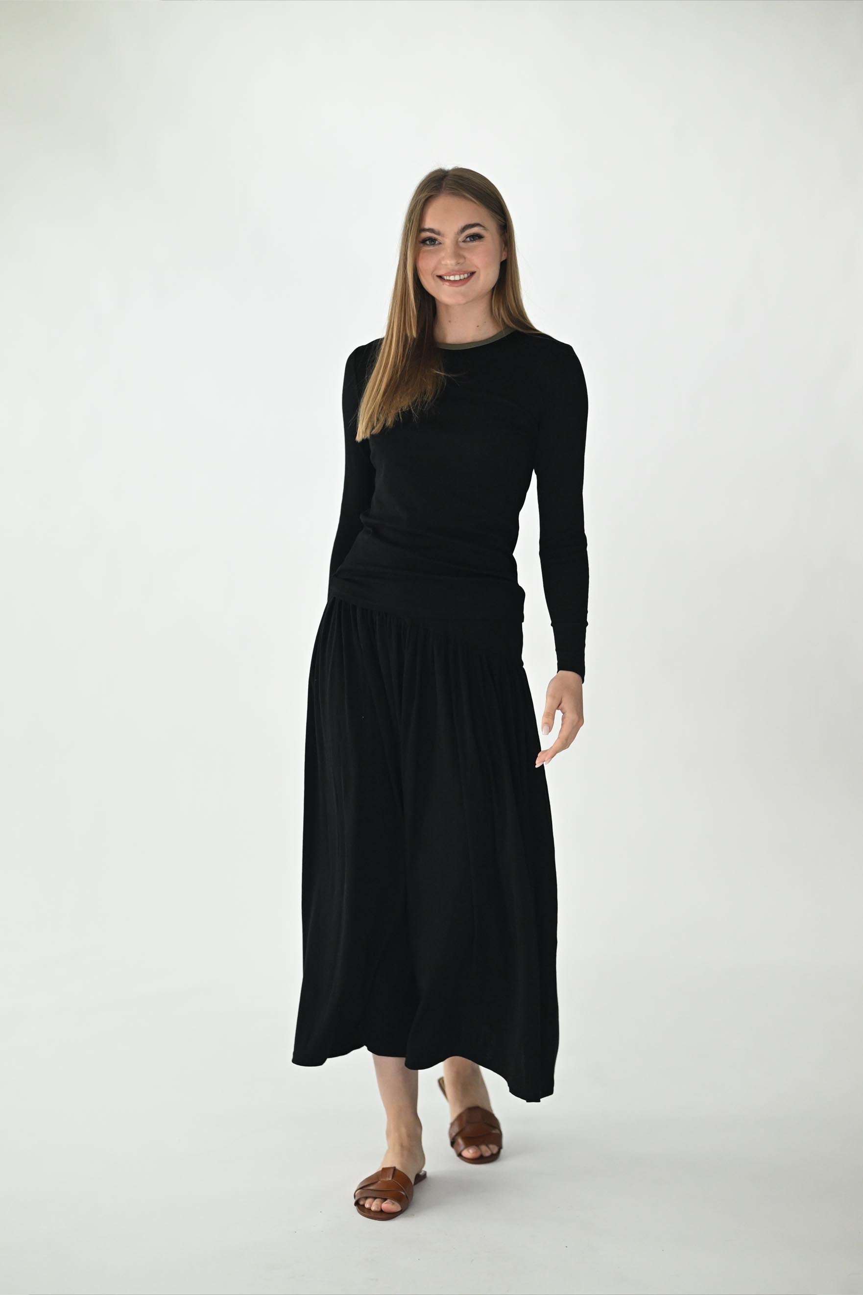 MONN CONTRAST NECK TEE