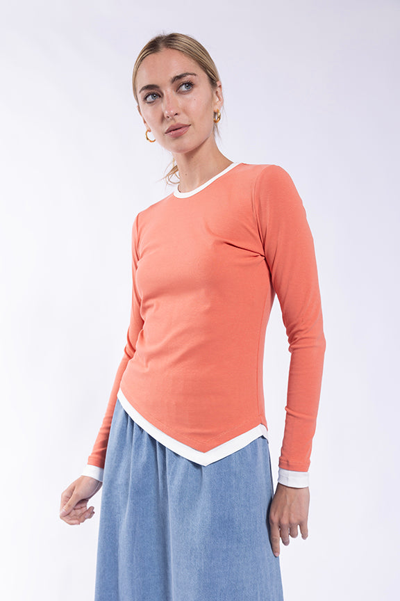 MONN Asymmetric Hem Contrast Tee