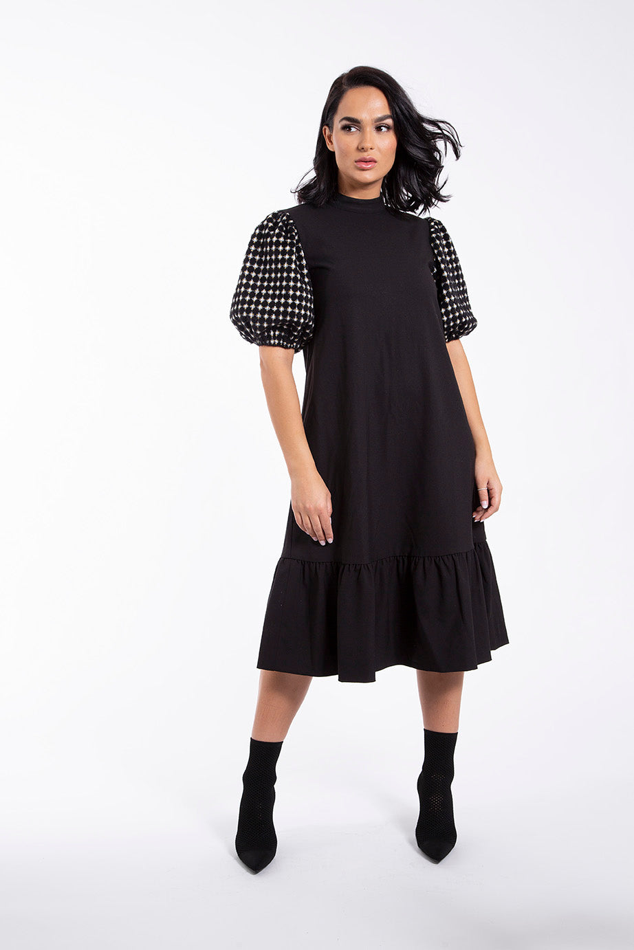 MAPLE & CLIFF PUFF SLEEVE RUFFLE BOTTOM DRESS