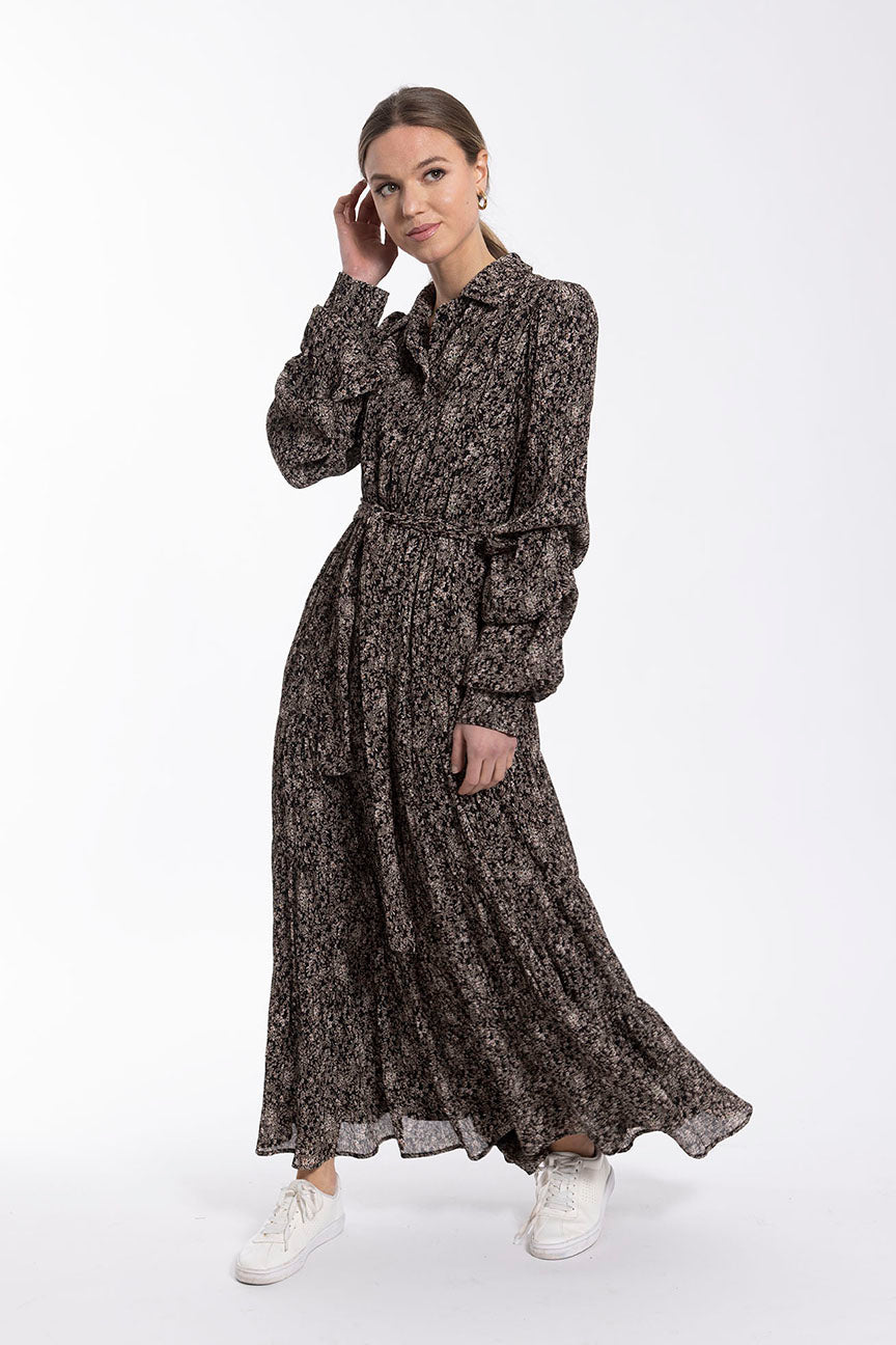 MAPLE & CLIFF SLEEVE DETAIL FLORAL MIDI DRESS