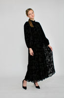 MAPLE & CLIFF VELVET FLORAL DRESS