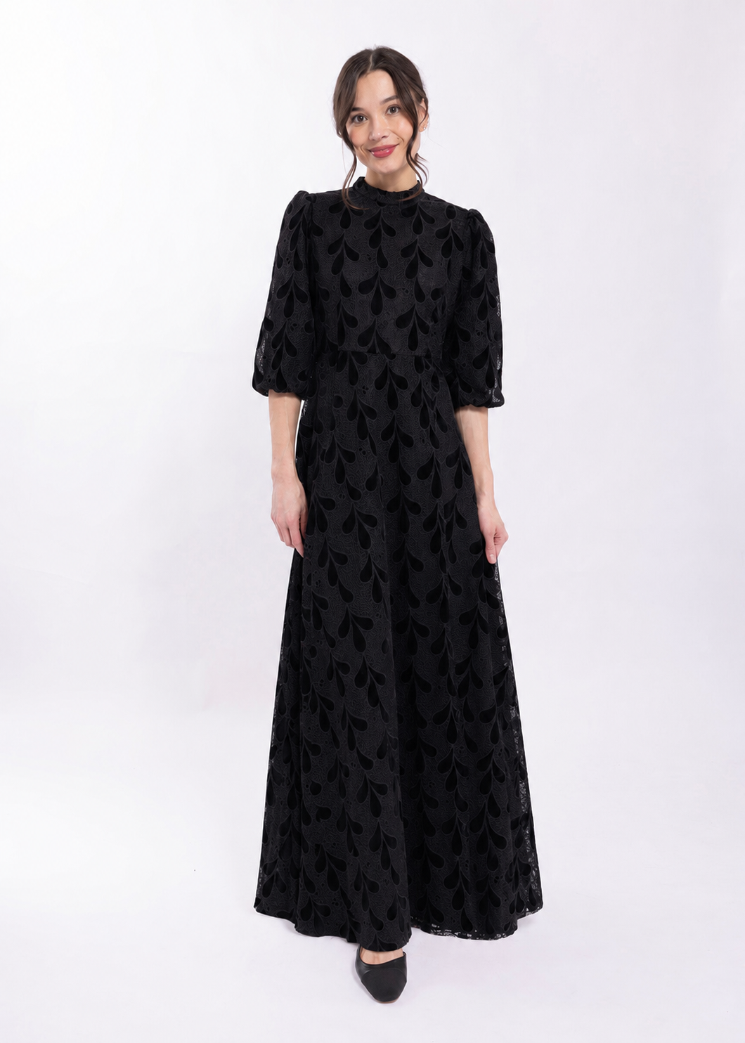 MAPLE & CLIFF CROCHET LACE DRESS