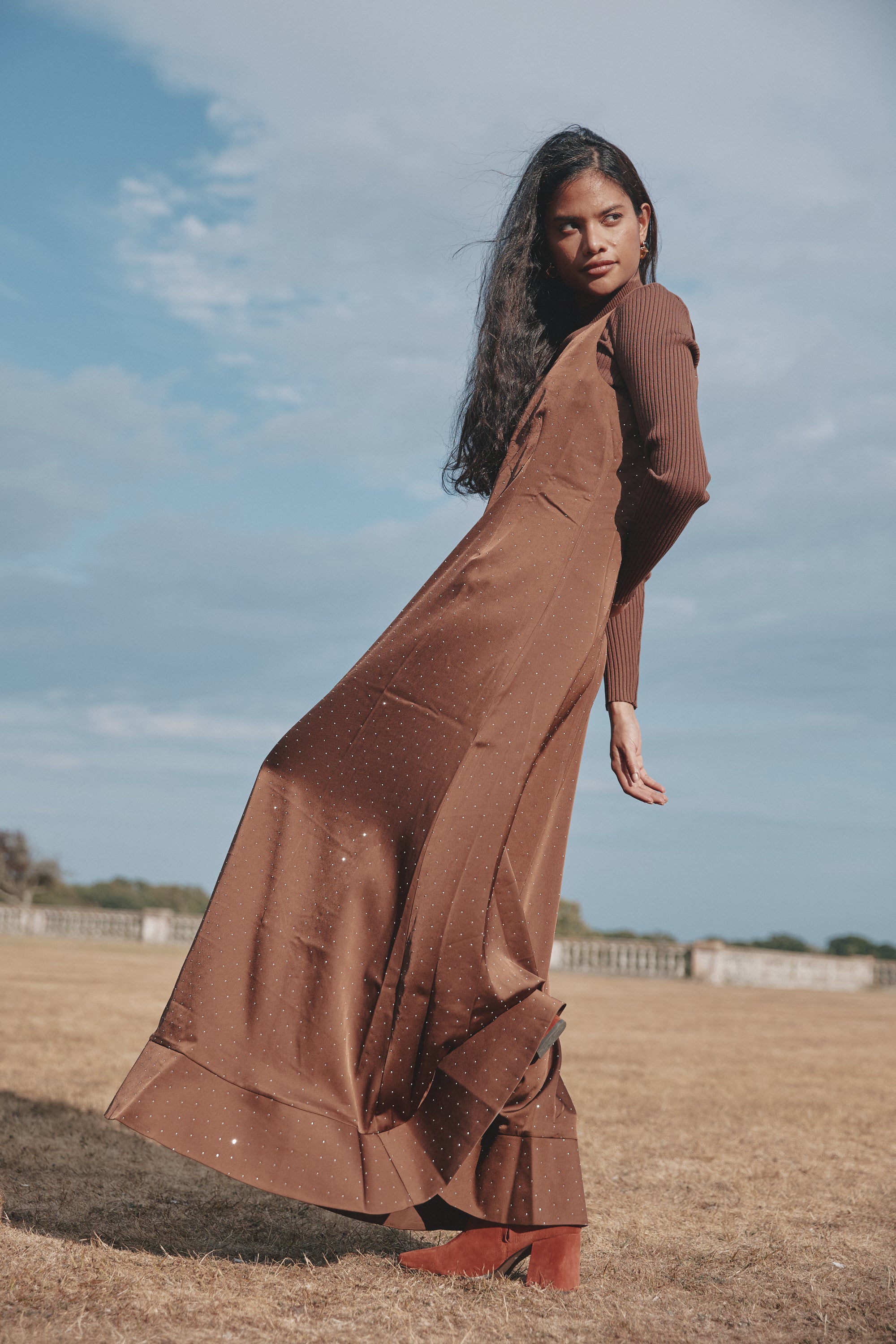 NOIR (SET)-SLEEVELESS RHINESTONE MAXI W RIBBED MOCKNECK
