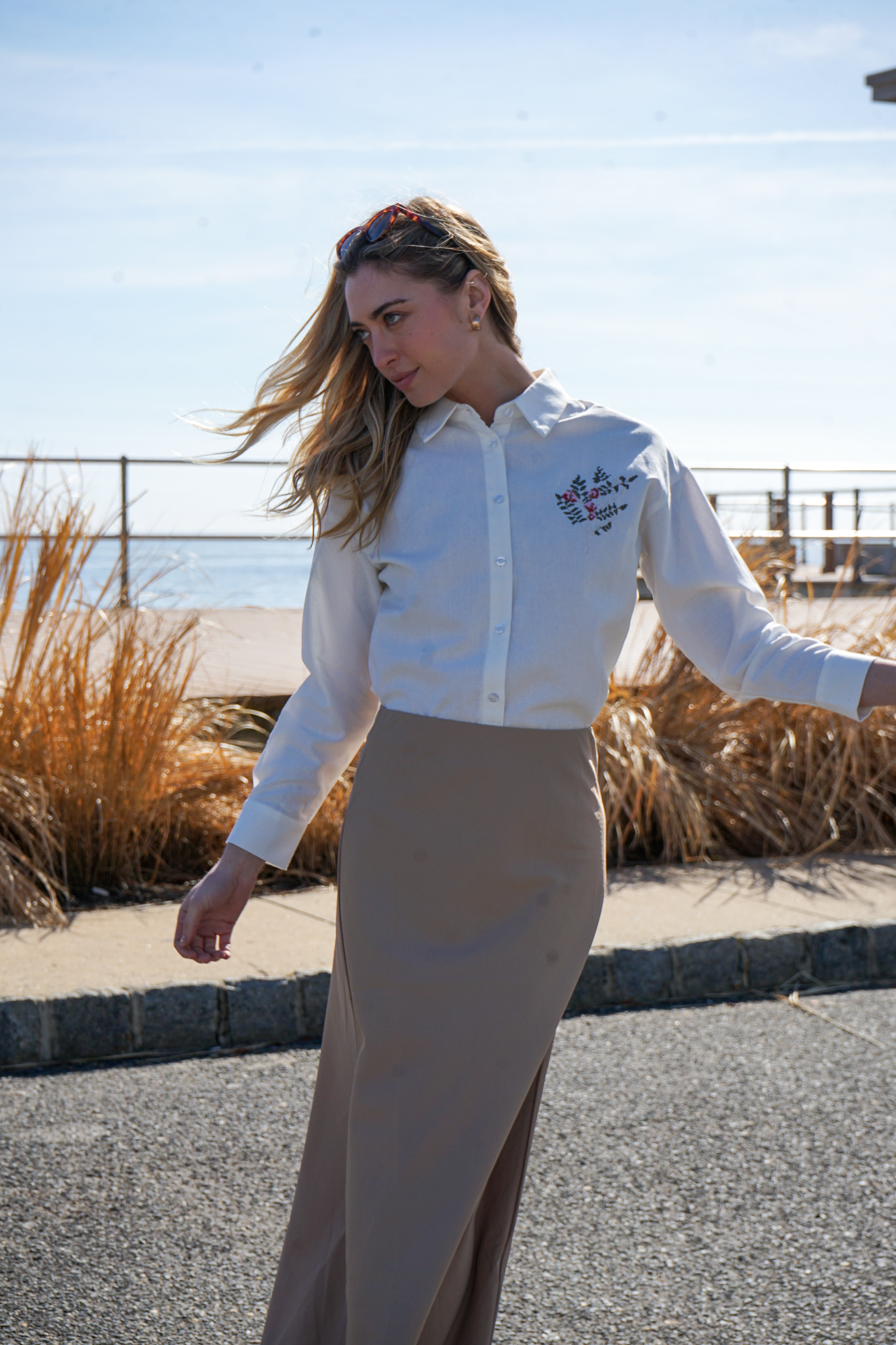 KUO EMBROIDERED CHEST BLOUSE