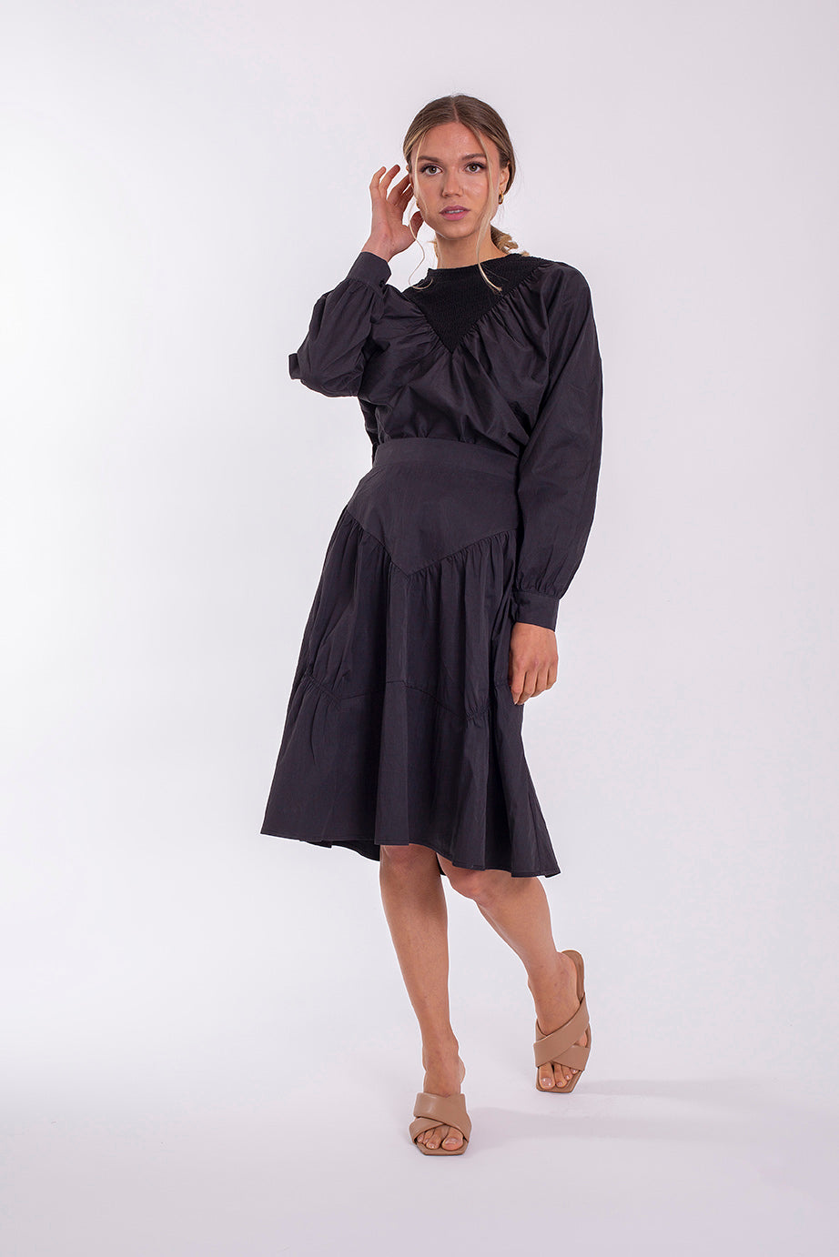 STATIC CONTRAST FABRIC V DETAILED TOP