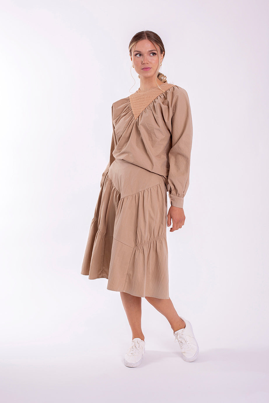 STATIC CONTRAST FABRIC V DETAILED TOP