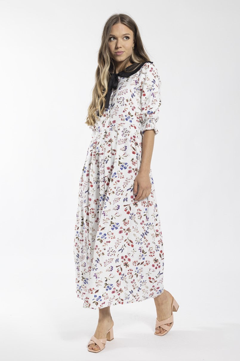 STATIC FLORAL CONTRAST COLLAR DRESS