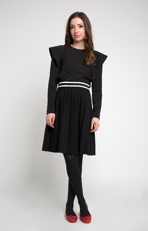 STATIC KNIT PLEATED SKIRT