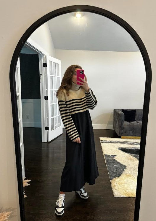 CRESCENT TURTLENECK STRIPED SWEATER