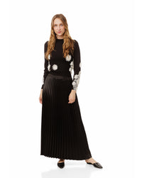 HARPER FLORAL APPLIQUE KNIT TOP