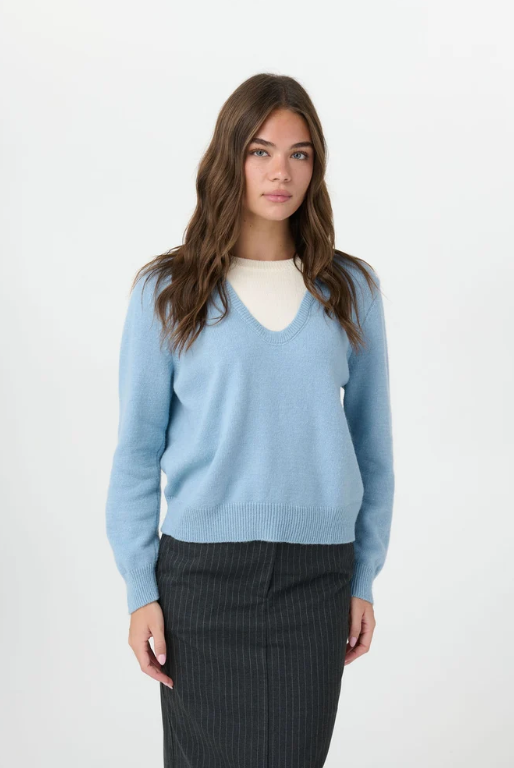 BY TESS ZAYA LAYERED SWEATER